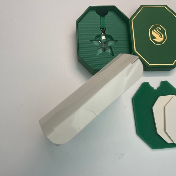 NEW in box Swarovski Little Star Christmas ORNAMENT 5646769 Clear Genuine - Picture 4 of 8